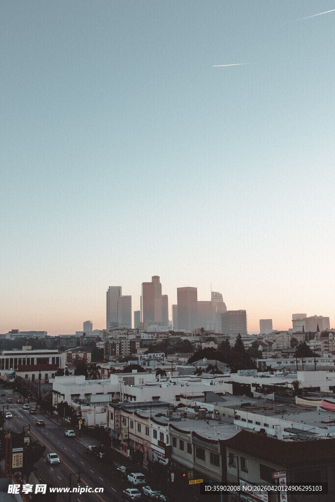 城市天际线黄昏美景