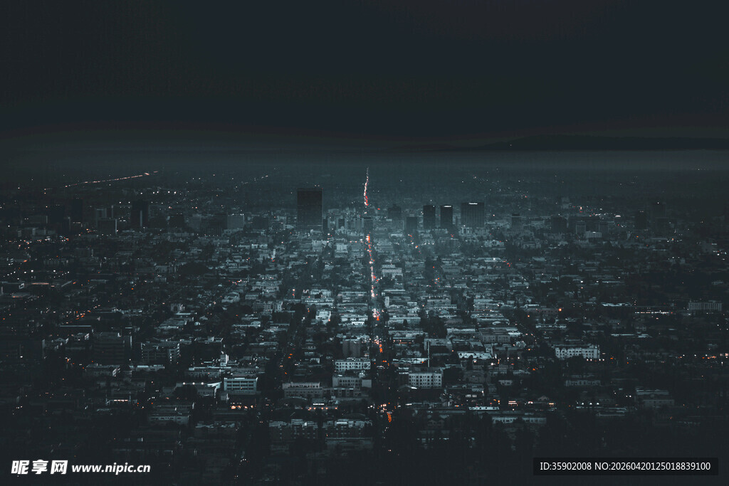 俯瞰城市夜景灯火璀璨