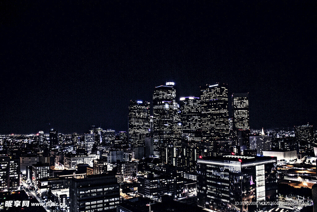 城市璀璨夜景俯瞰图
