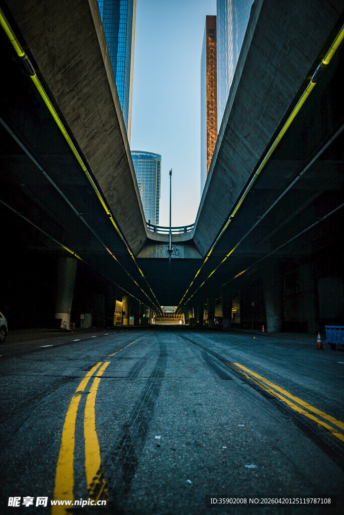 城市地下道路的独特景象