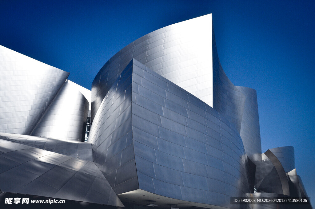 现代金属风格建筑外观