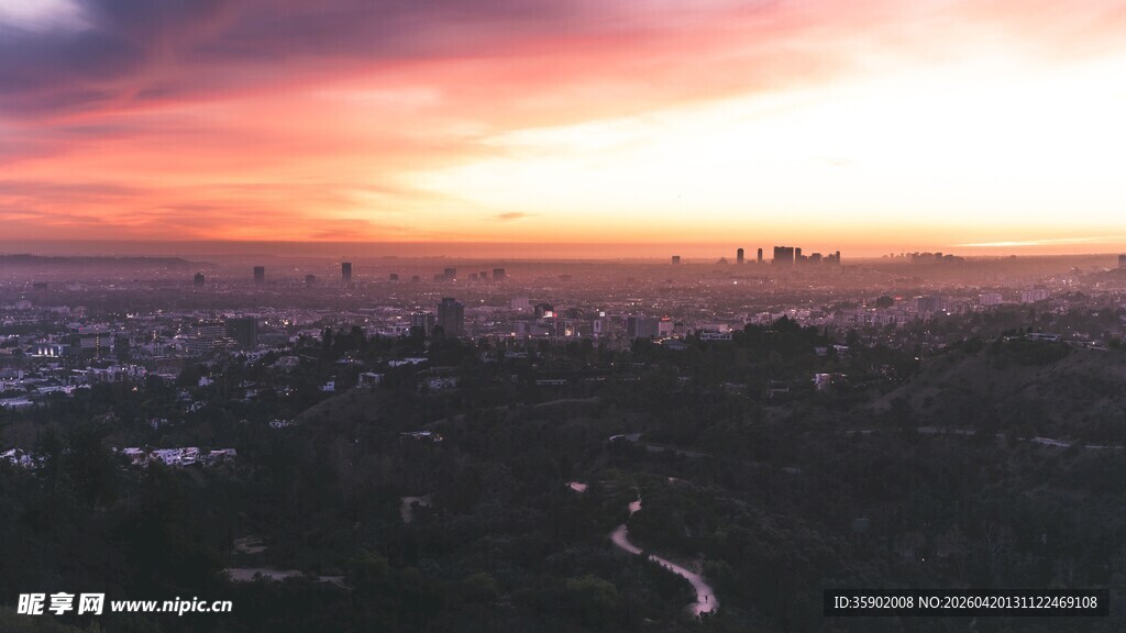 城市日落美景俯瞰