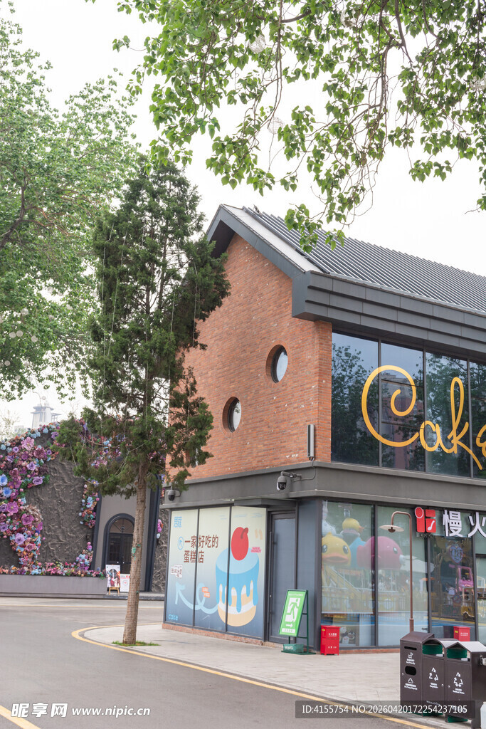 街边特色咖啡馆外观