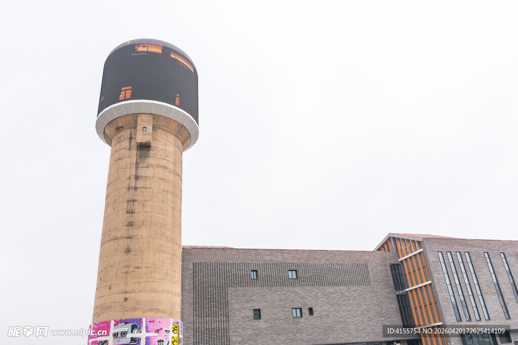 独特水塔建筑外观