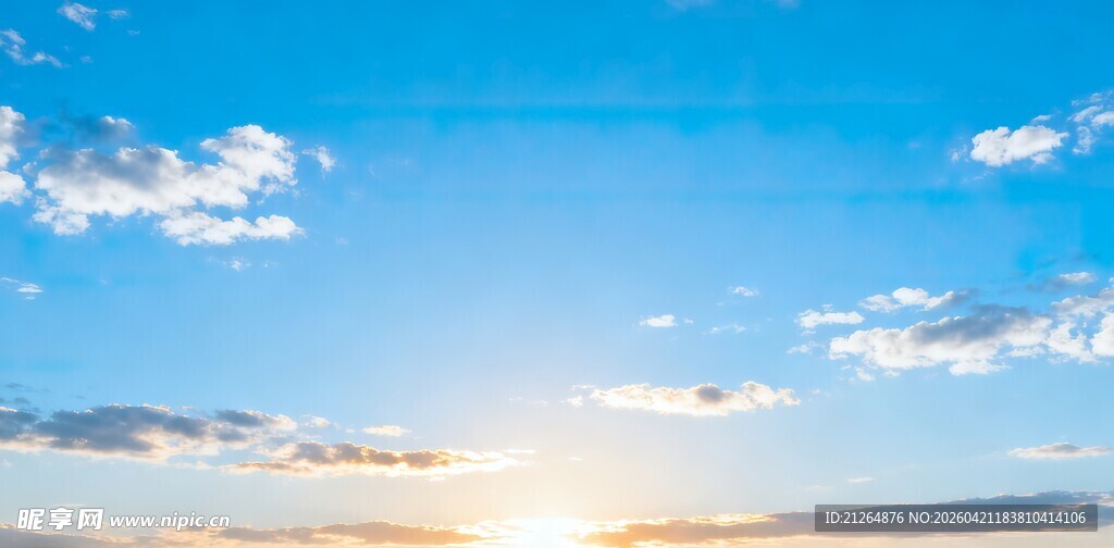 日出时分的美丽天空