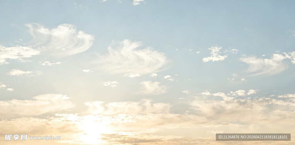 日出时分的美丽天空