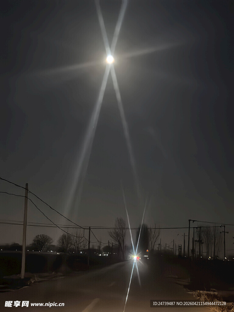 夜晚的农村小路