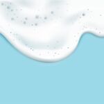 蓝色背景上的白色泡沫