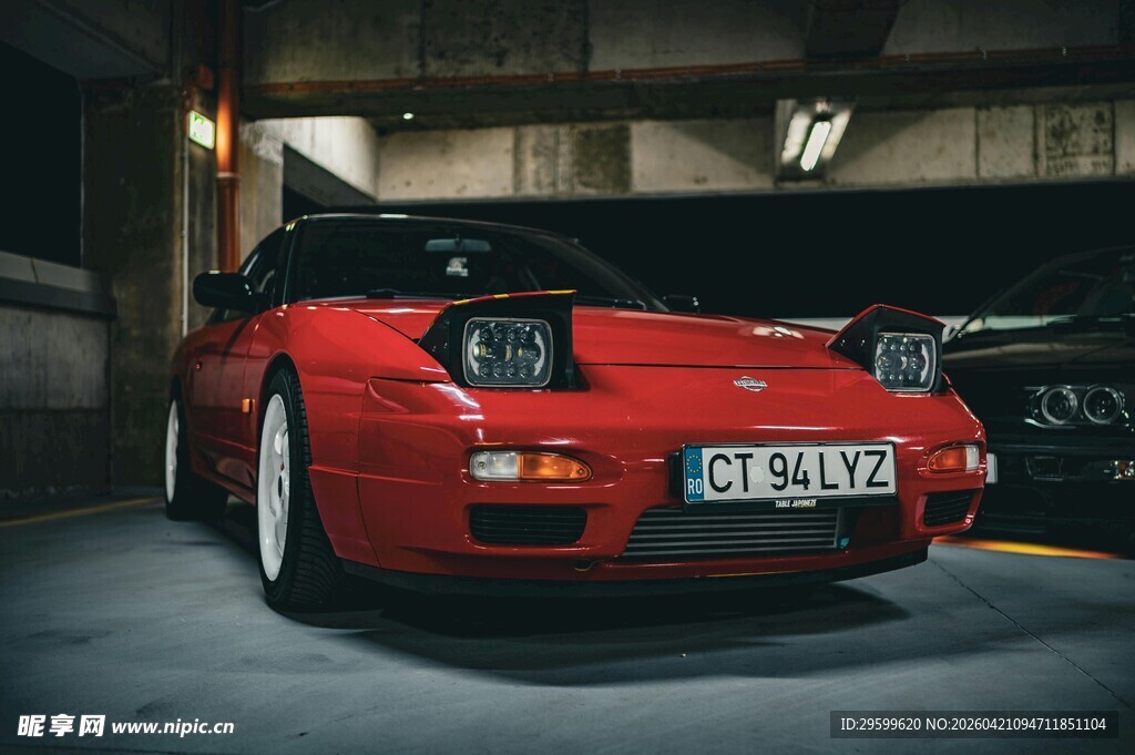 红色酷炫跑车车库内展示