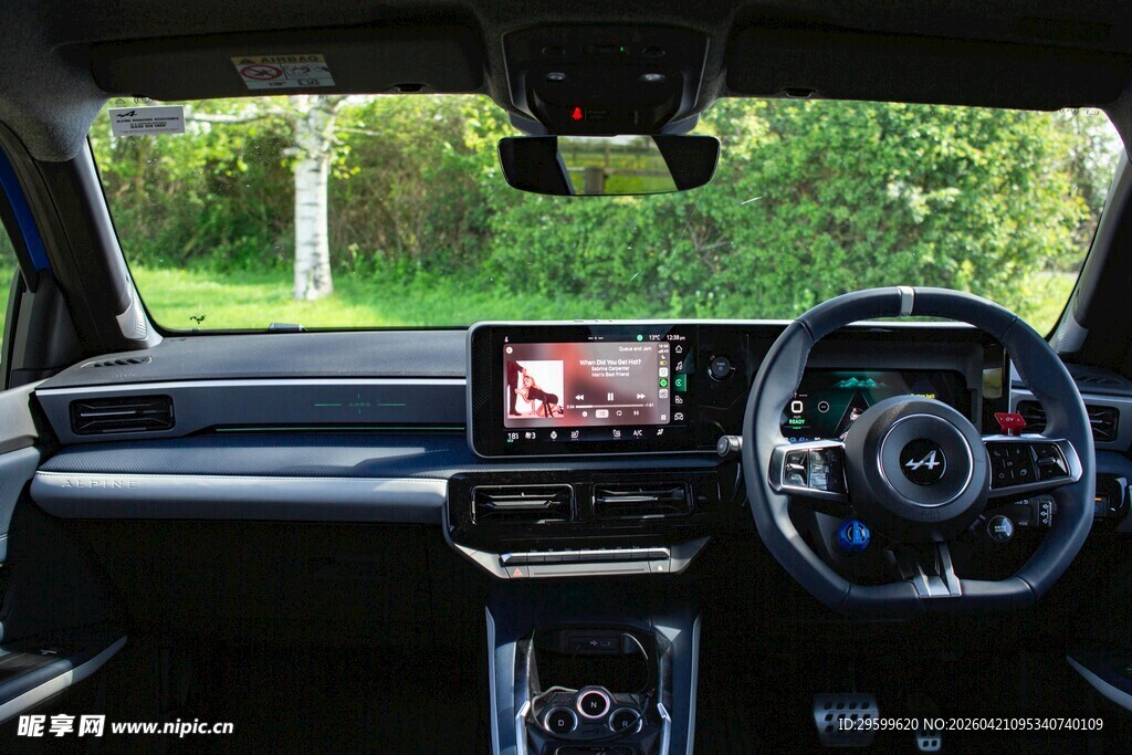 汽车内部驾驶舱内饰展示