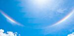 蓝天下的双彩虹美景