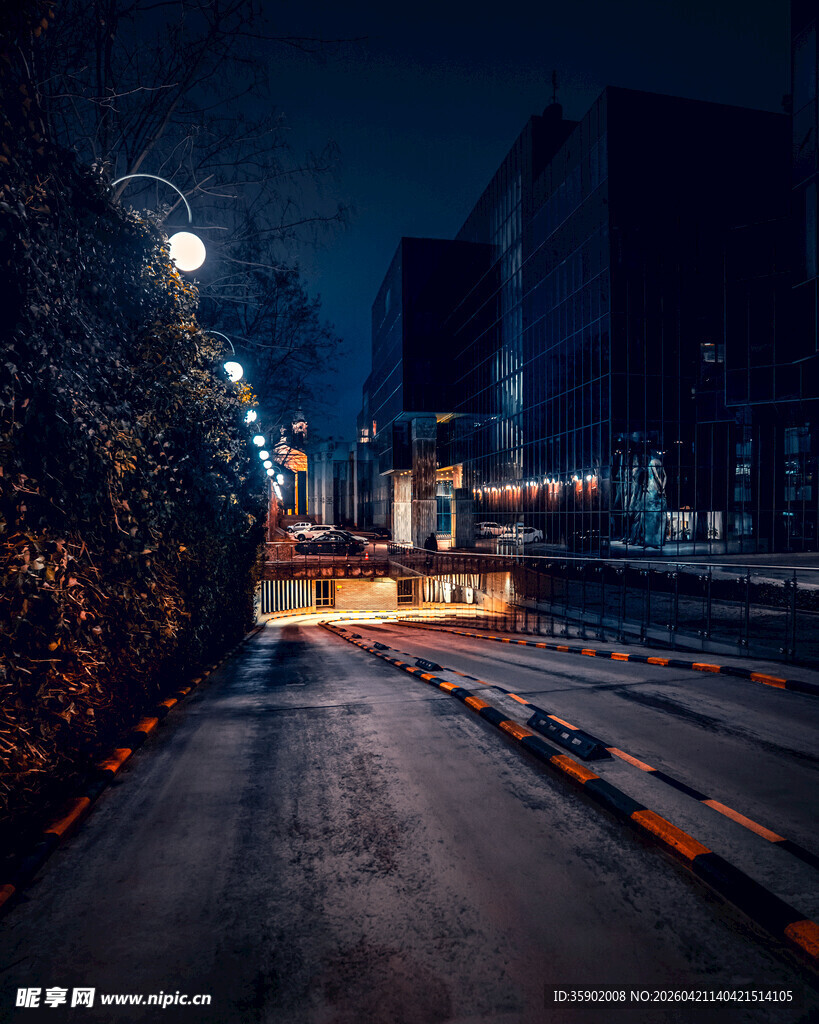 夜晚城市道路施工现场
