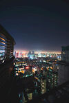 城市璀璨夜景俯瞰视角