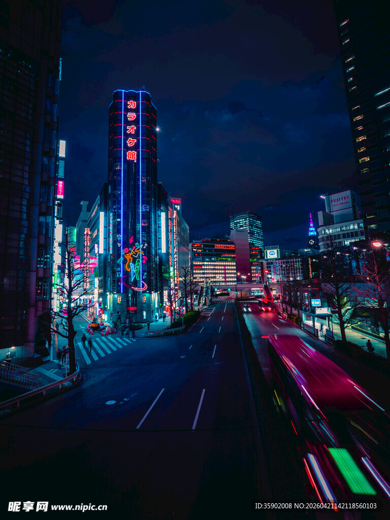 都市夜景璀璨街道风光