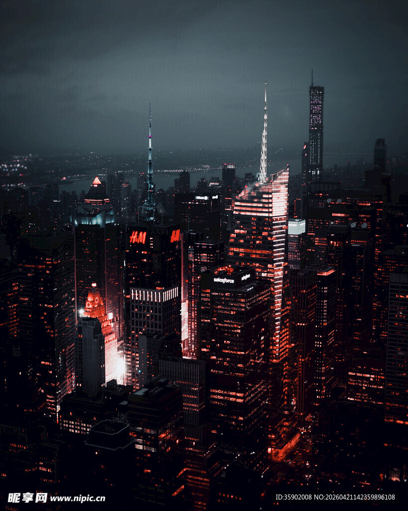 夜幕下的繁华都市景观