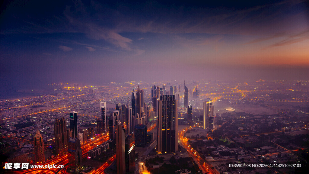 繁华都市夜景俯瞰