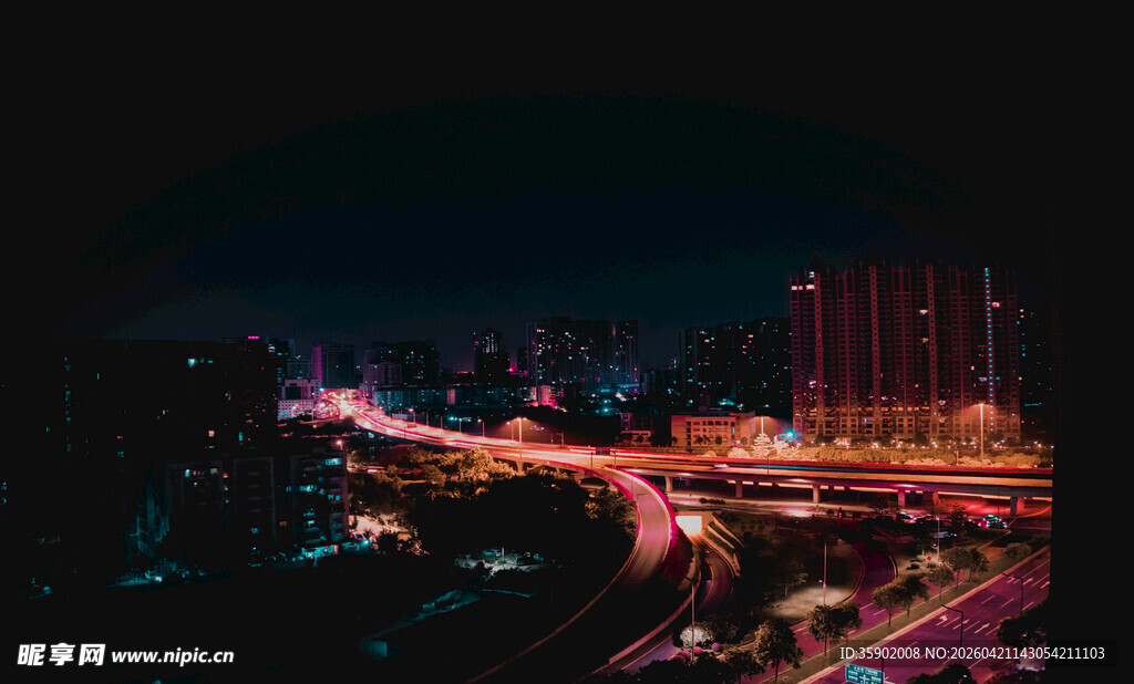 城市霓虹夜景车流璀璨