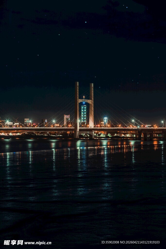 夜晚大桥璀璨夜景
