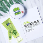 露安适婴儿护肤品展示