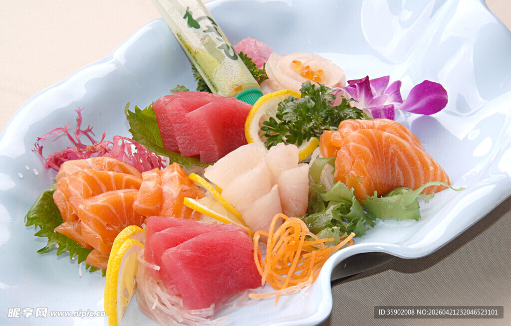 精致多彩日式刺身拼盘