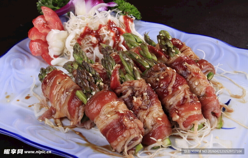 露笋牛肉卷