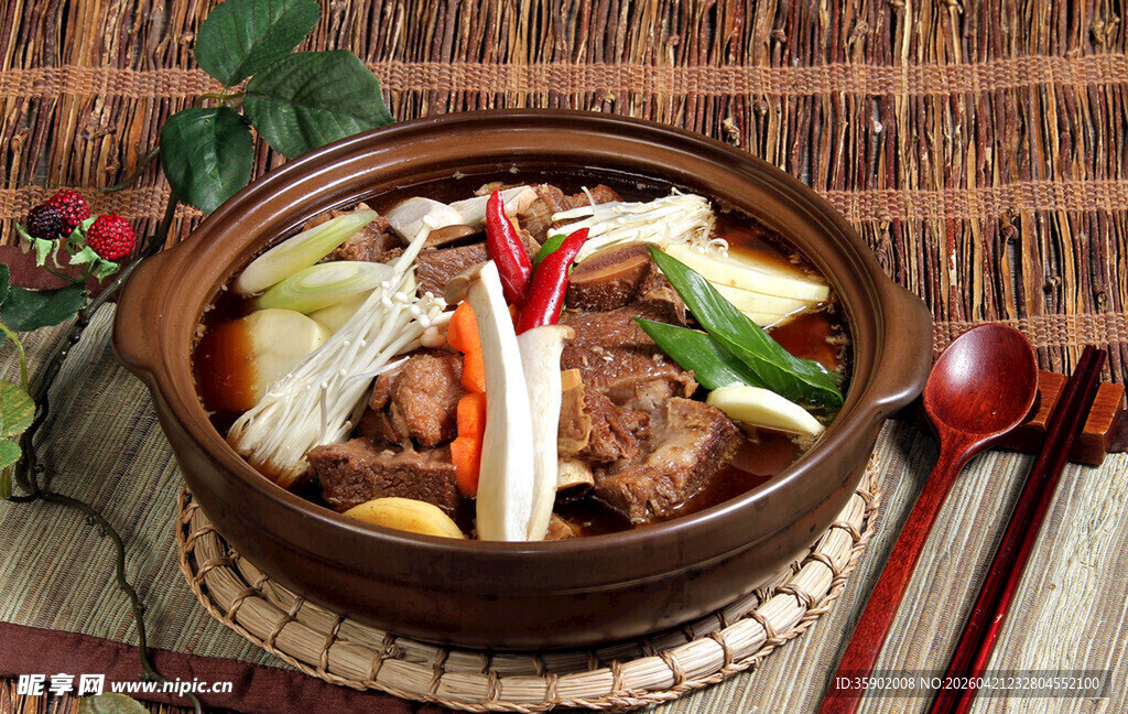 美味砂锅菜食材丰富诱人