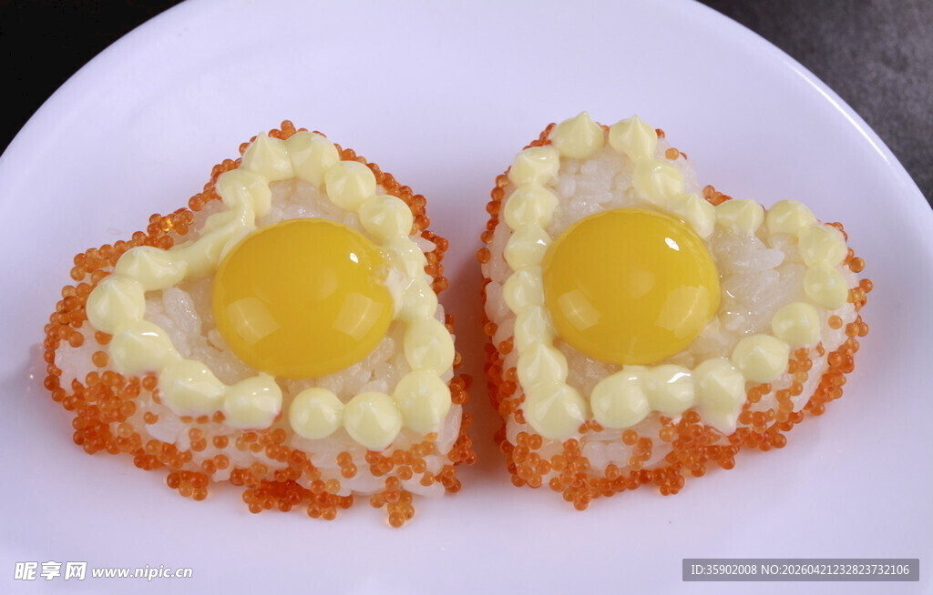 爱心饭团配蛋黄