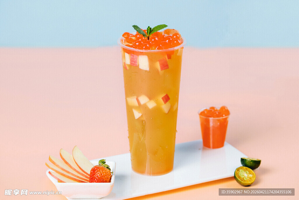 草莓柠檬冰饮清新好滋味