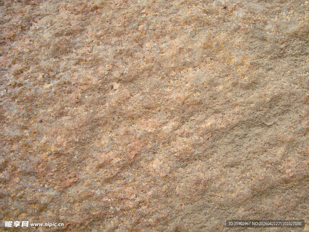 粗糙斑驳的石质纹理表面