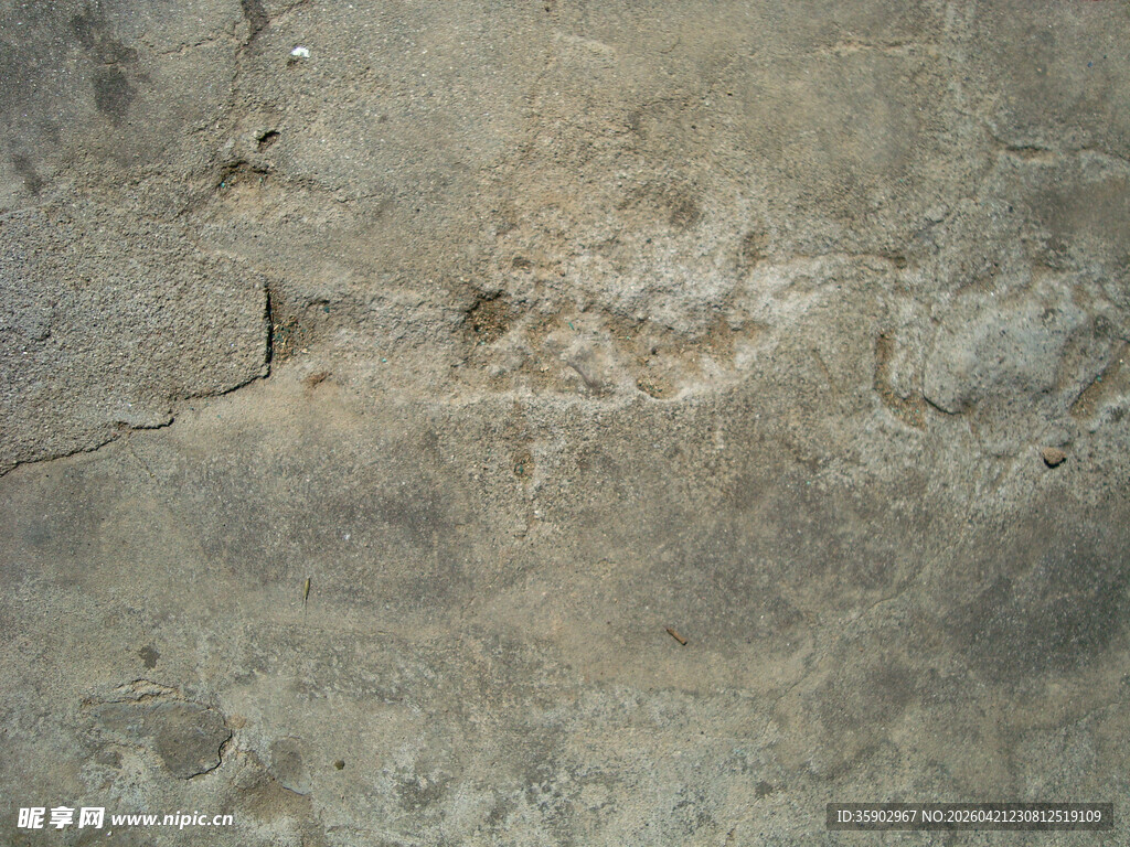 粗糙斑驳的水泥墙面
