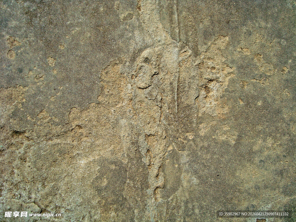 古老石壁上的神秘痕迹