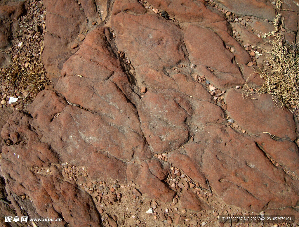 红色纹理岩石特写