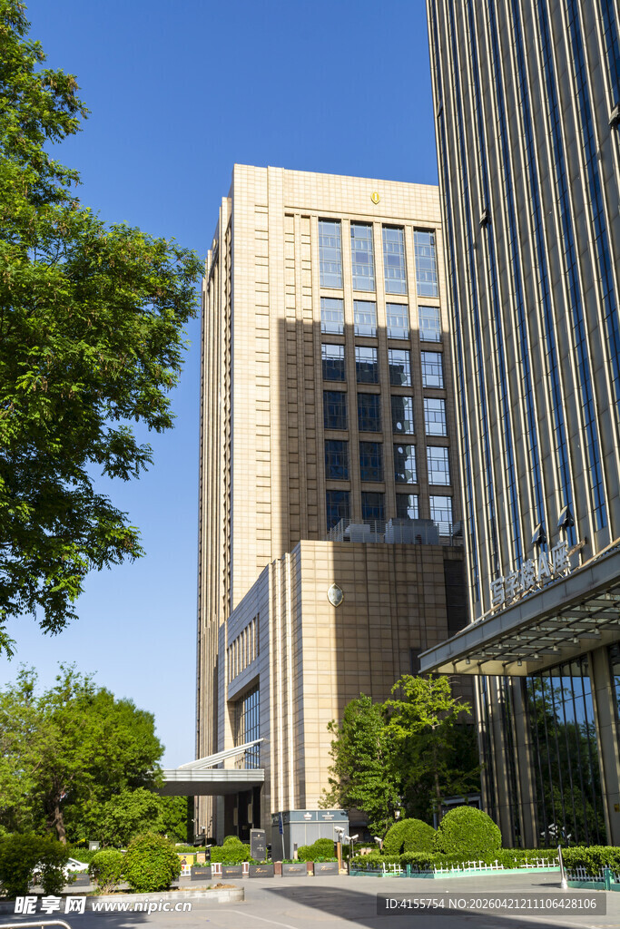 现代城市中的高楼建筑