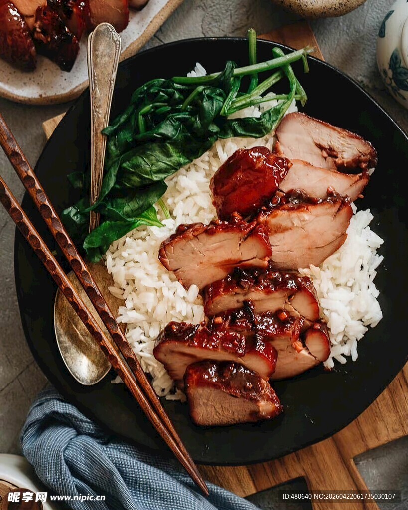 美味叉烧盖饭诱人食欲