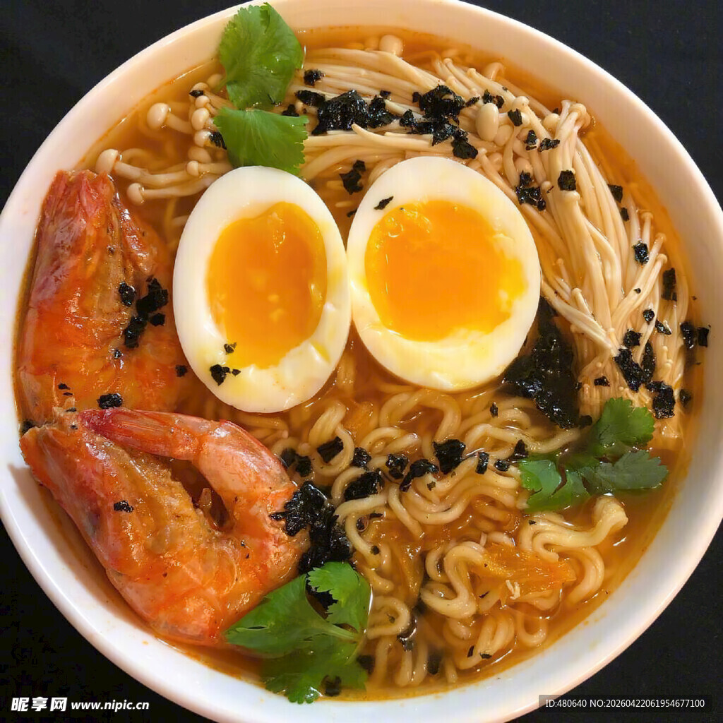 鲜虾鸡蛋拉面美食图