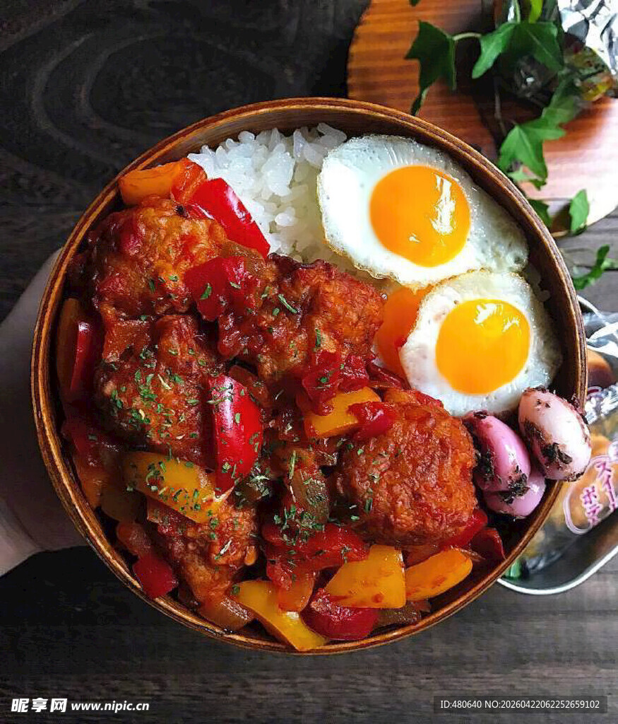 美味韩式拌饭荤素搭配