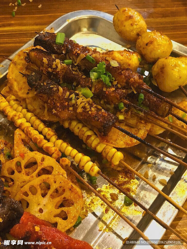 美味烧烤拼盘诱人食材