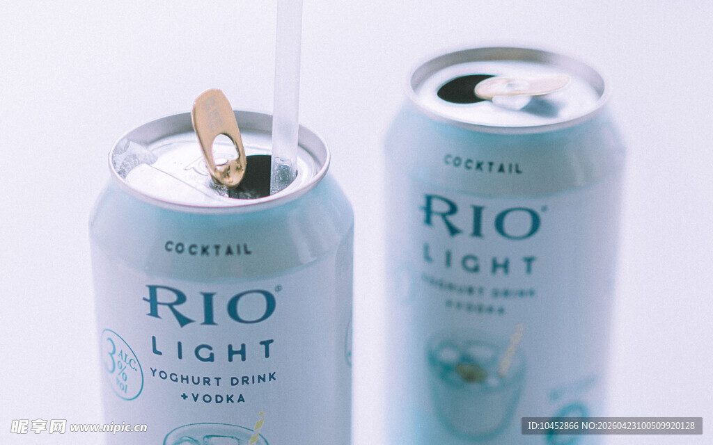 两罐RIO鸡尾酒