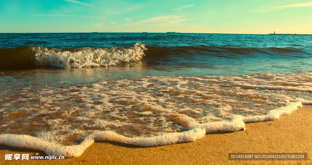 海边沙滩海浪美景