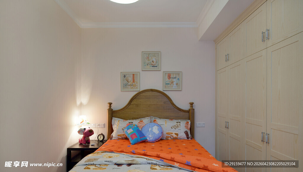 温馨简约卧室一隅