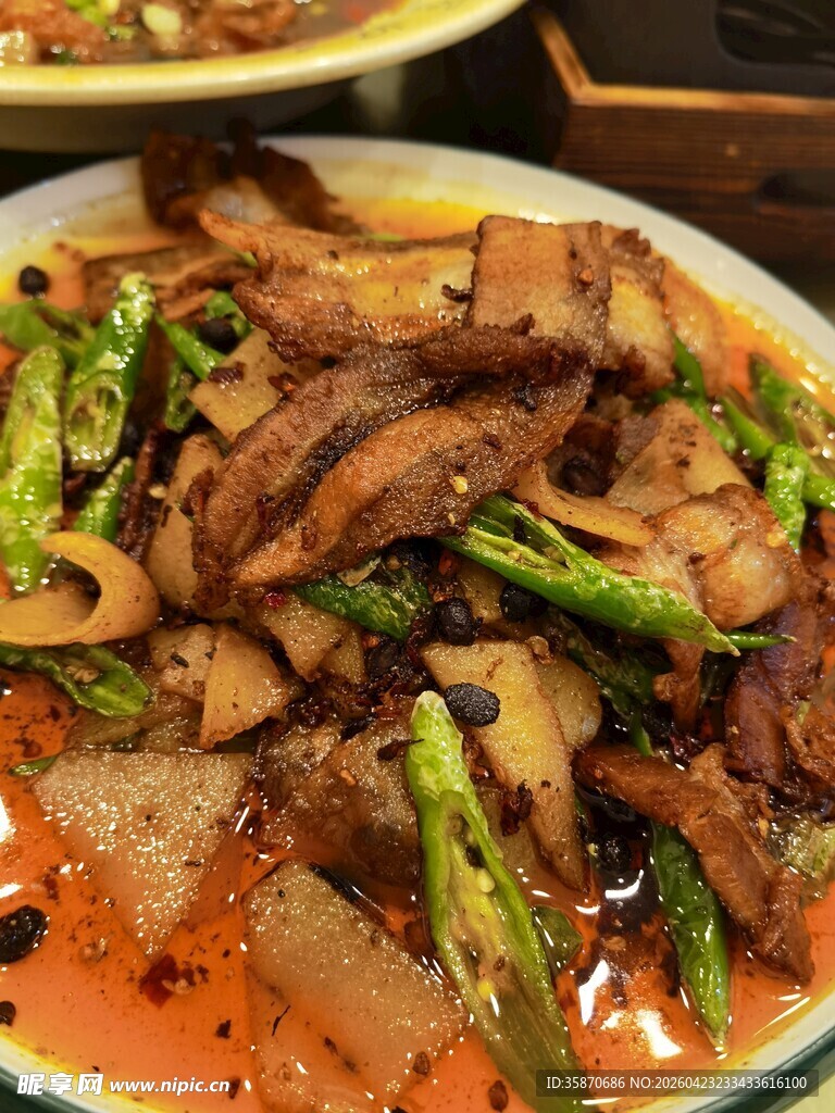 美味炒猪肚配鲜嫩芦笋