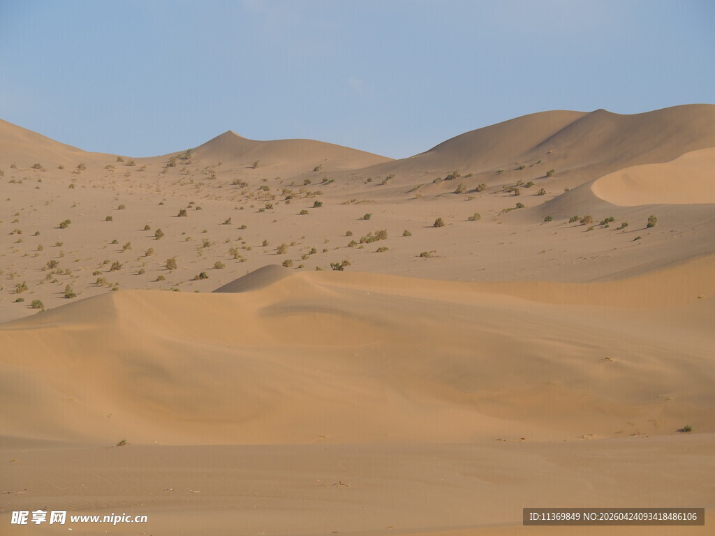 鸣沙山月牙泉沙漠