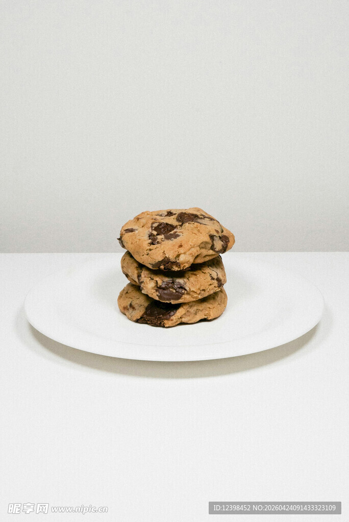 堆叠的美味巧克力曲奇饼干