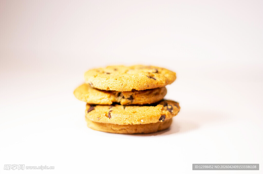 堆叠的美味巧克力曲奇饼干