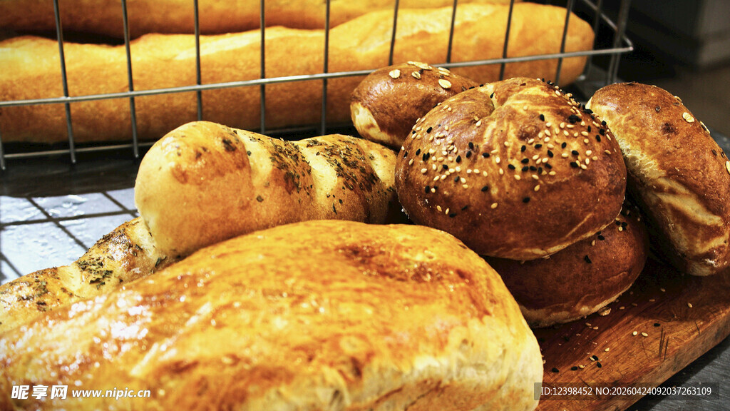 多样美味面包展示