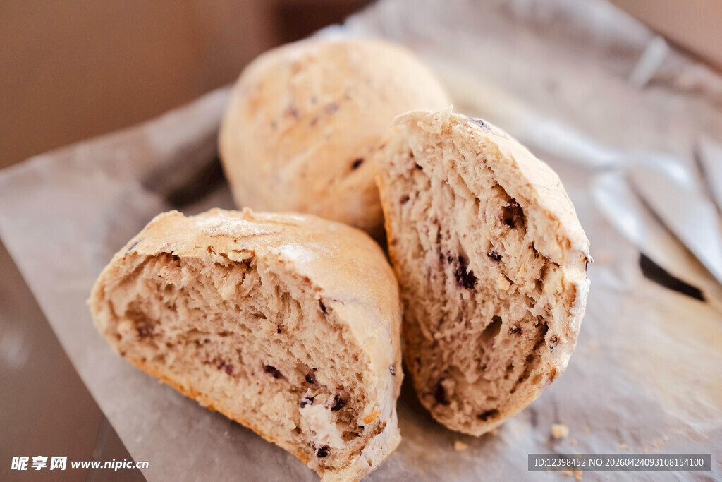 美味果仁夹心面包