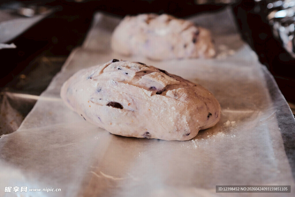 美味自制葡萄干面包