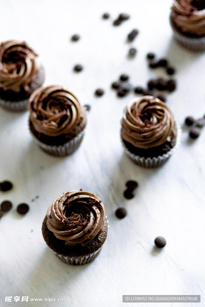 巧克力裱花小蛋糕