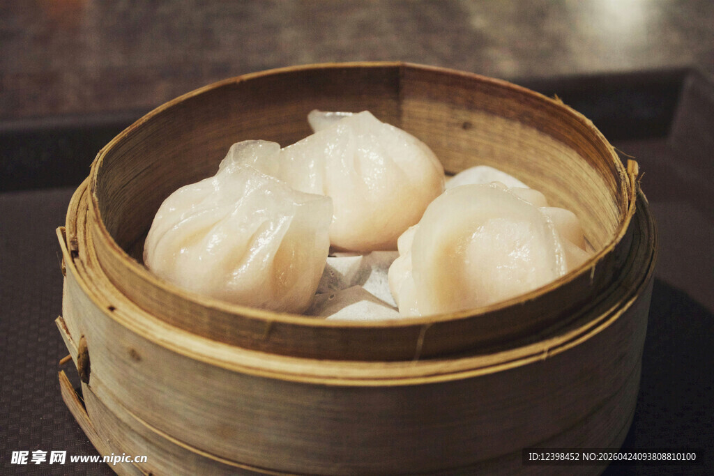 竹制蒸笼里的美味小笼包