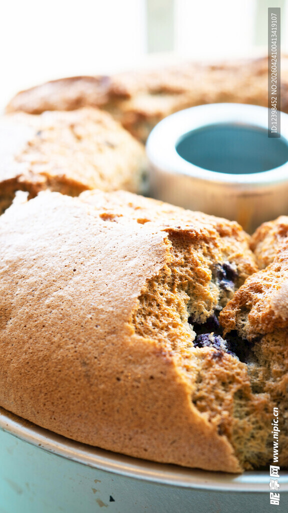 美味蓝莓蛋糕切片展示